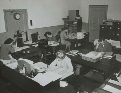 Photograph of predominantly female admin staff at the Government Printing Office.