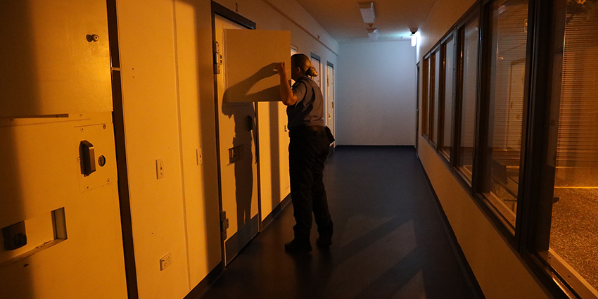 Report praises governance of prison confinement regimes