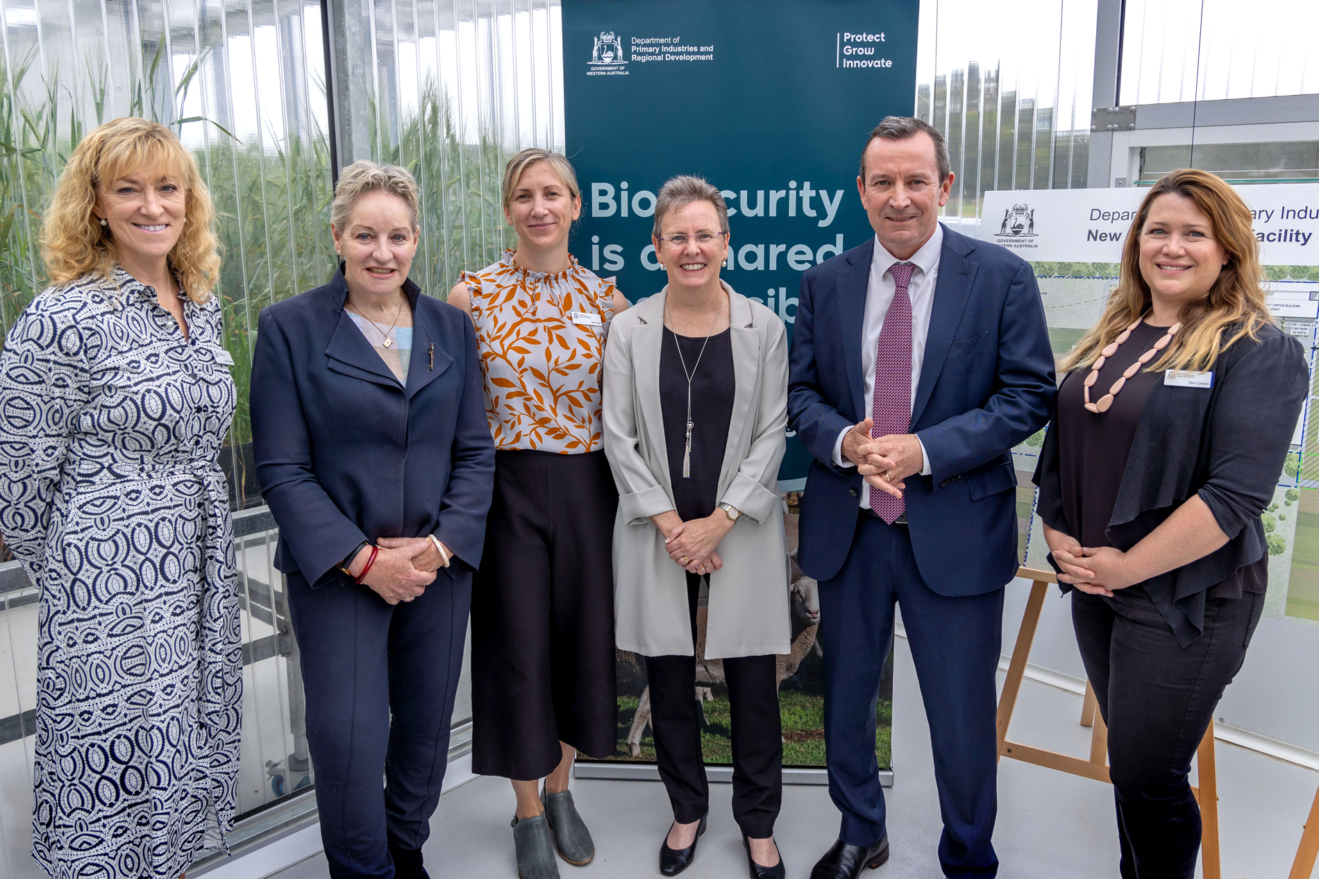 DPIRD’s Kerry Regan, Nicki Hall, Heather Brayford and Mia Carbon with Agriculture and Food Minister Alannah MacTiernan and Premier Mark McGowan