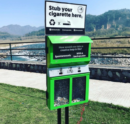 Picture of a box to put used cigarettes.