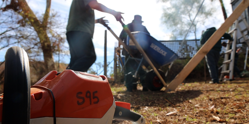 Prisoners from Wooroloo Prison Farm have been working to get Mundaring’s Kookaburra Outdoor Cinema up and running after extensive storm damage forced the popular local landmark to close.