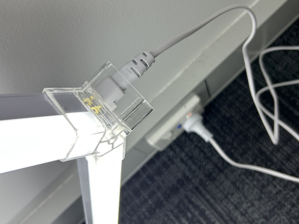 Hexagon light prohibition - connected exposed pins