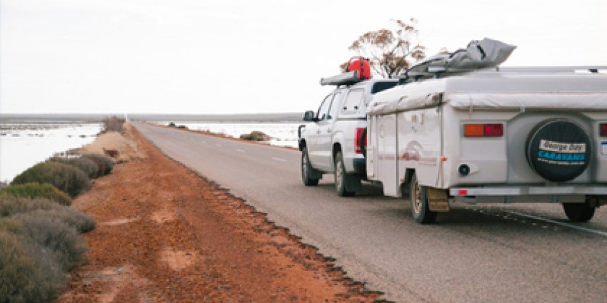 4wd towing a pop up caravan