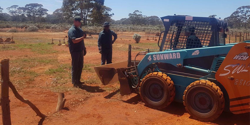 Prisoners helping restore historic Goldfields cemetery